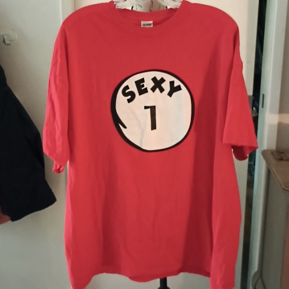 🩷3 FOR $15🩷"SEXY 1" Tee